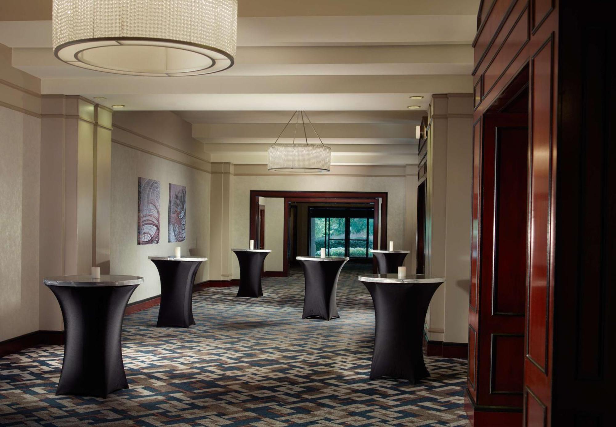 ฮิลตัน แอตแลนตา นอร์ทอีสต์ Hotel นอร์ครอส ภายนอก รูปภาพ